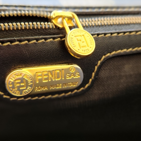 FENDI - Picture 6 of 11